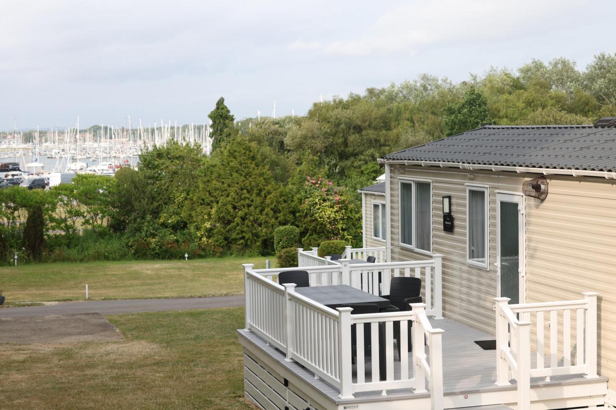 Mercury Yacht Harbour And Holiday Park Bursledon المظهر الخارجي الصورة